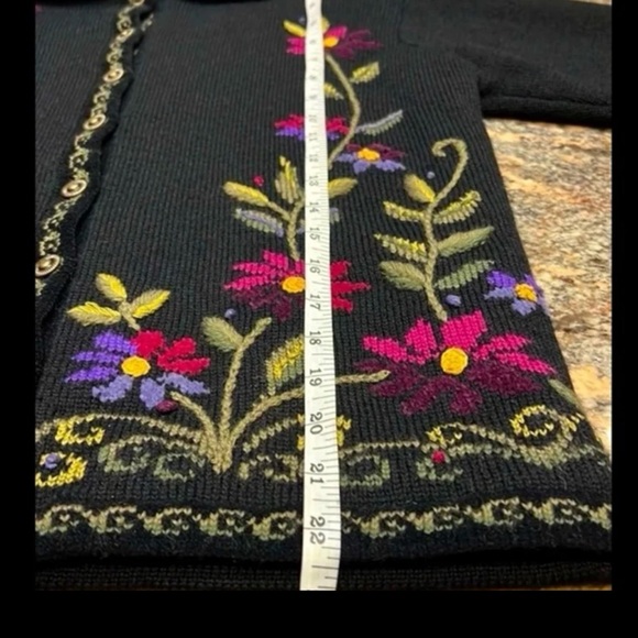 ICELANDIC DESIGN Embroidered Floral Cottage Core Lined Wool Cardigan SZ S/M - Picture 7 of 11